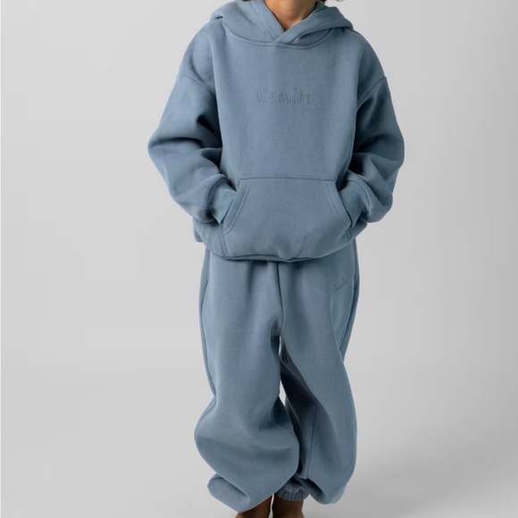 Comfrt Other - Comfrt blue Kids Hoodie and Sweatpants Set small